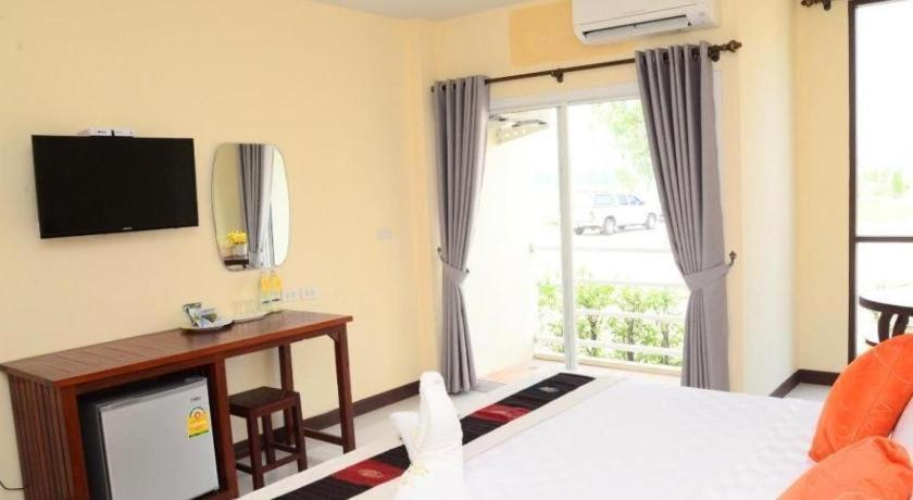 Juntima Boutique Hotel Phetchaburi Ngoại thất bức ảnh